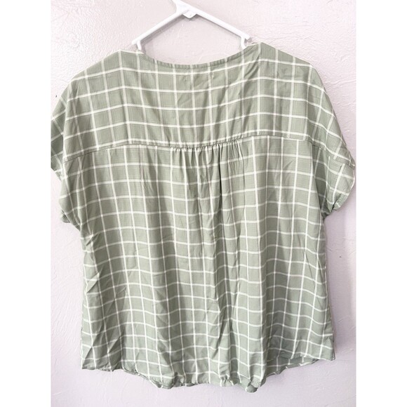Maurices Green Plaid Woven Relaxed Fit Short Sleeve Button Down Size Medium Boxy - Picture 5 of 6